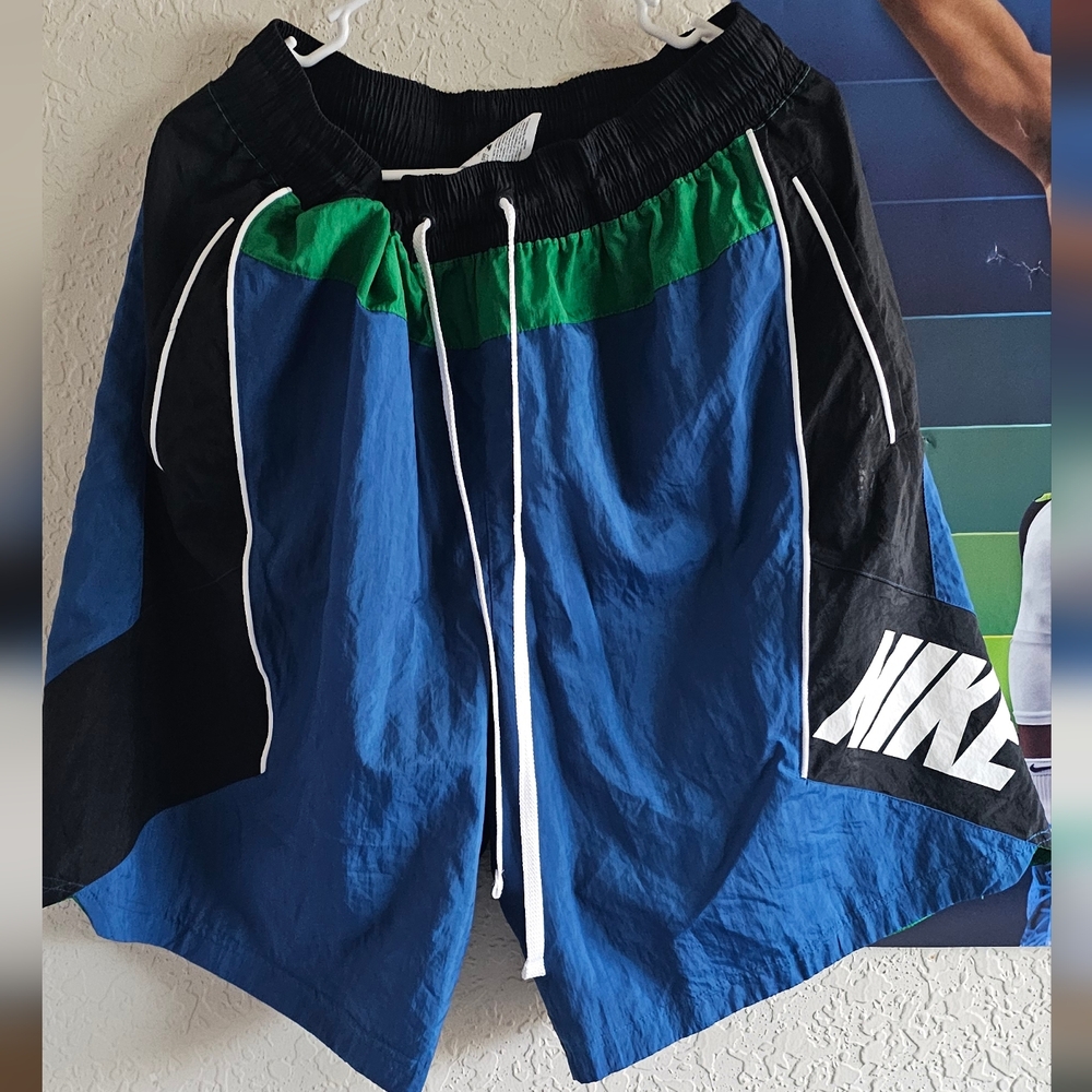 NIKE SHORTS SZ. 2XL BRAND NEW!!